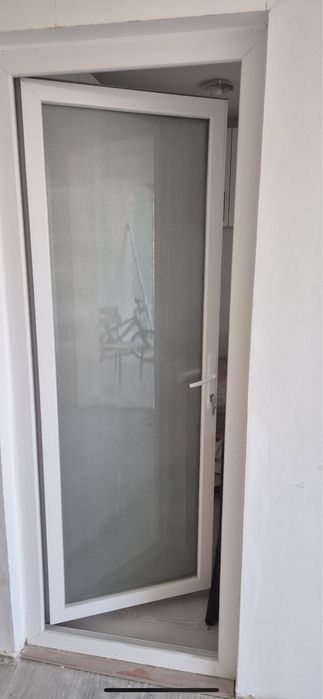 Usa termopan cu geam