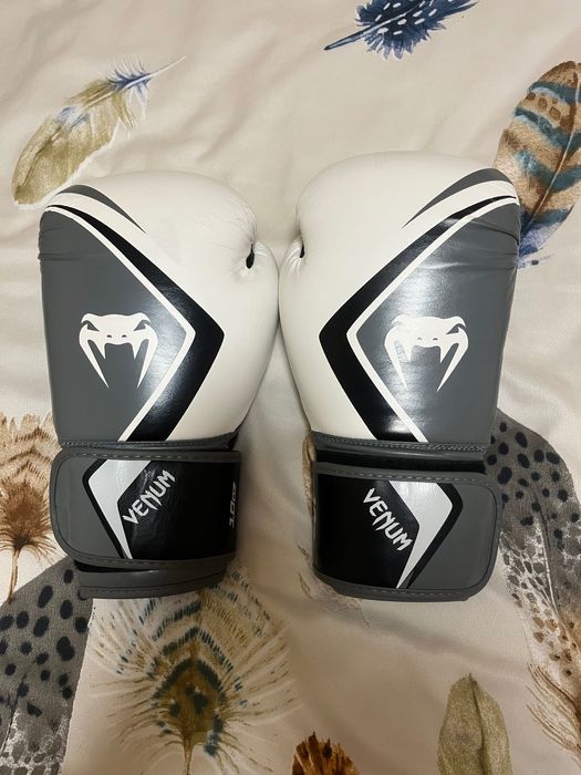 Боксови ръкавици