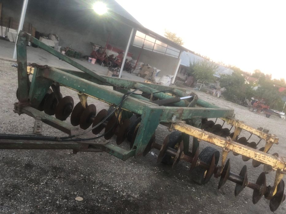 Vând disc john deere