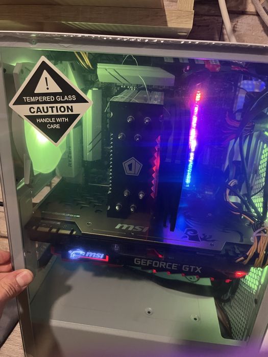 !СПЕШНО! компютър Ryzen 7 16 Ram 1080ti