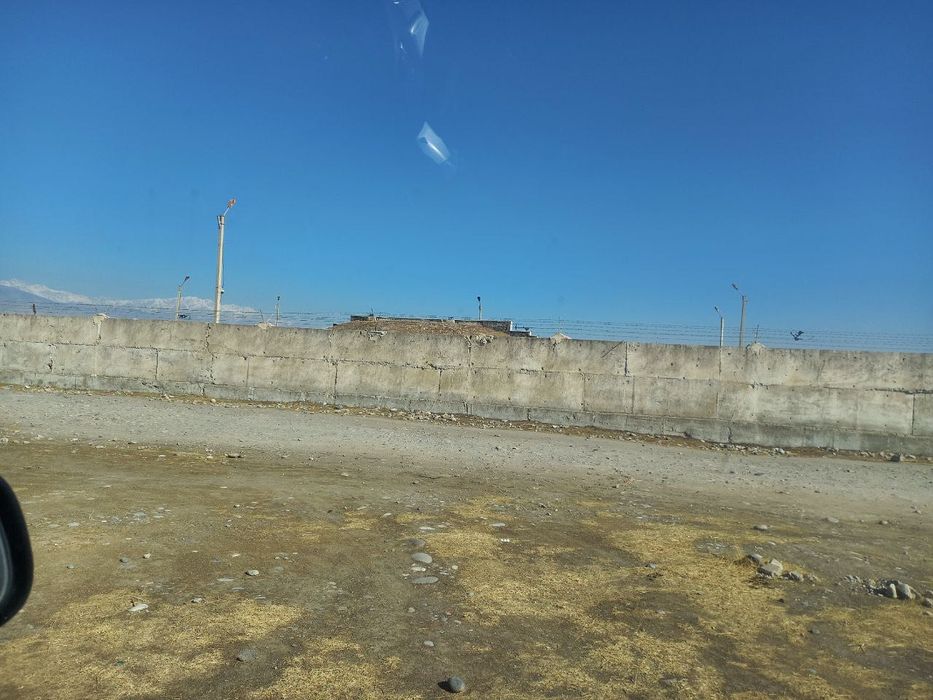 Yer maydoni 15 sotix, 26 m² vaqtinchalik bino bilan