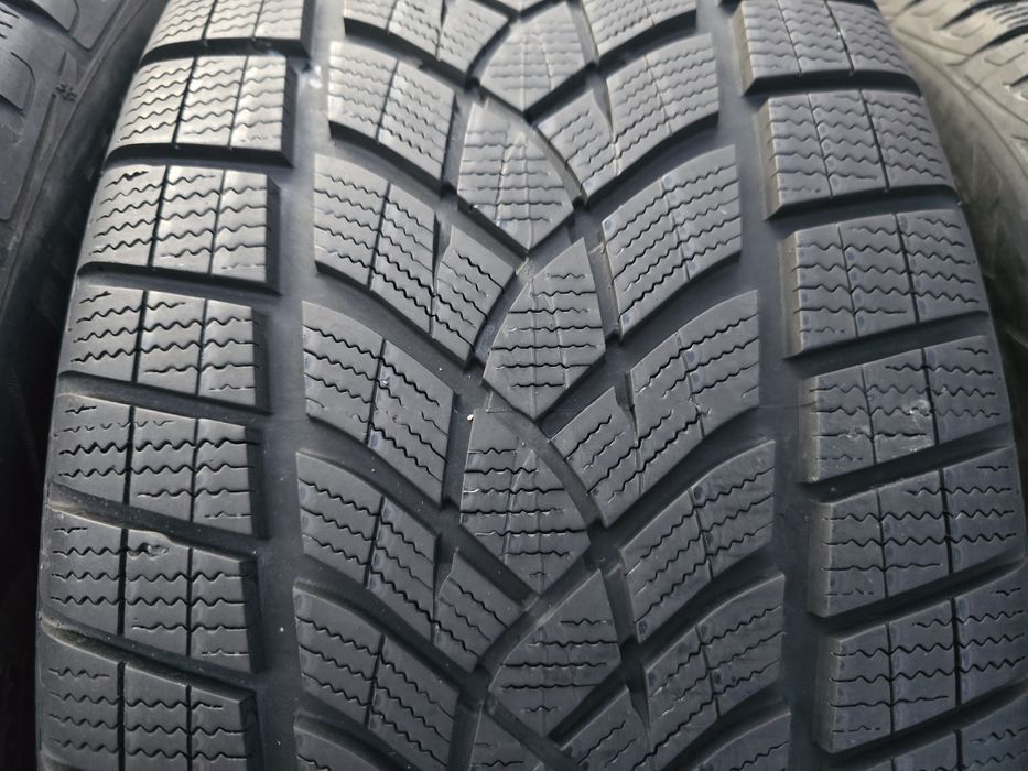 Anvelope iarna 275 45 21