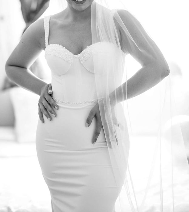 Rochie mireasa impecabila , curata profesional