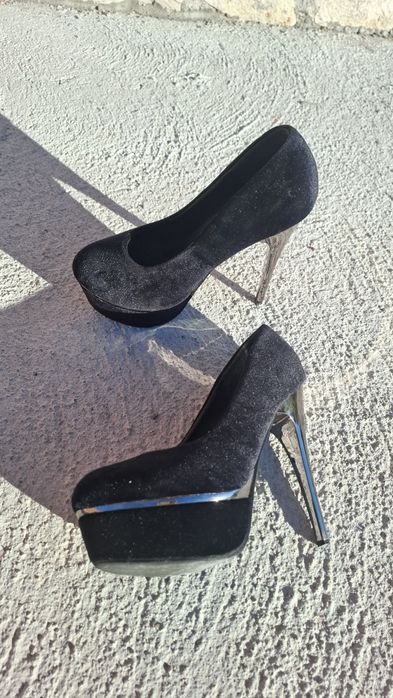 Дамски обувки с чанта няколко варианта