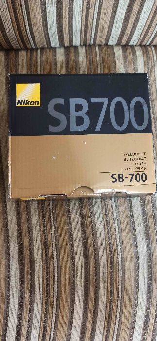 Продаётся фотовспышка Nikon Speedlight SB-700