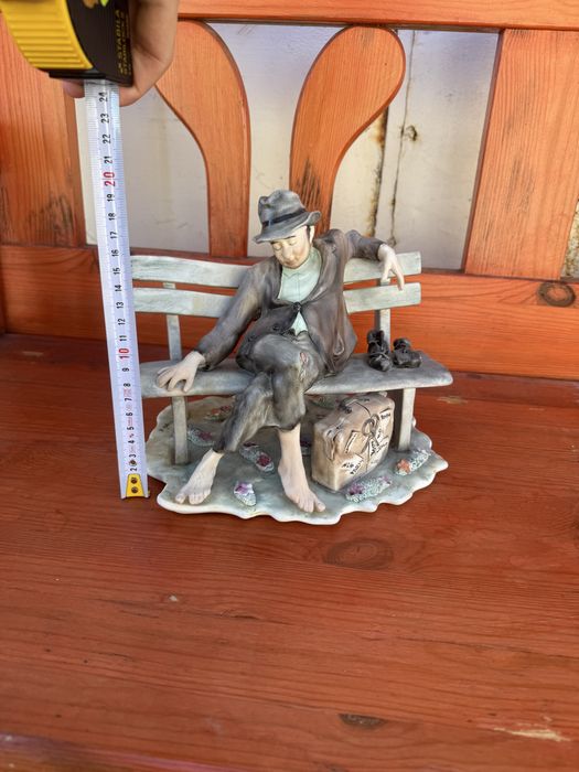 Vagabond pe banca bibelou