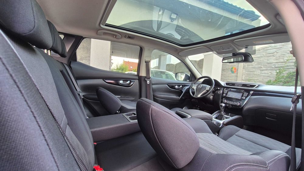 Nissan/Qashqai/Navi/4x4/Camera/Pano/Keyless/Goo/Entry/Diesel/Euro/5/