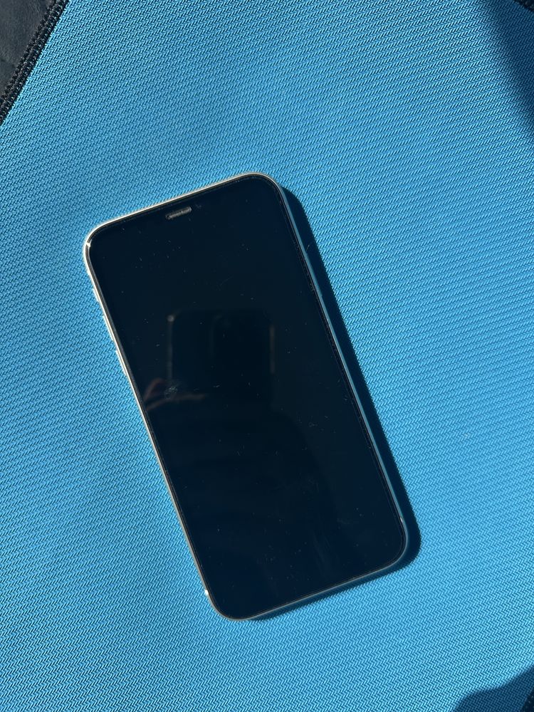 iPhone 11 64GB white