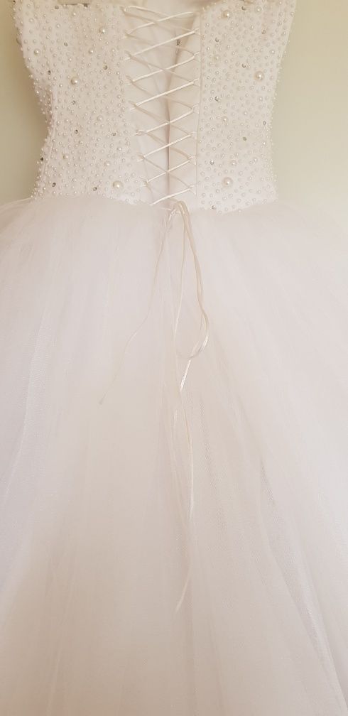 Булчинска рокля с перли