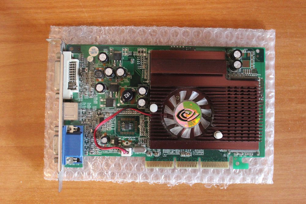 Retro/Vintage Placa video AGP nVidia FX5500 256Mb/128Bit