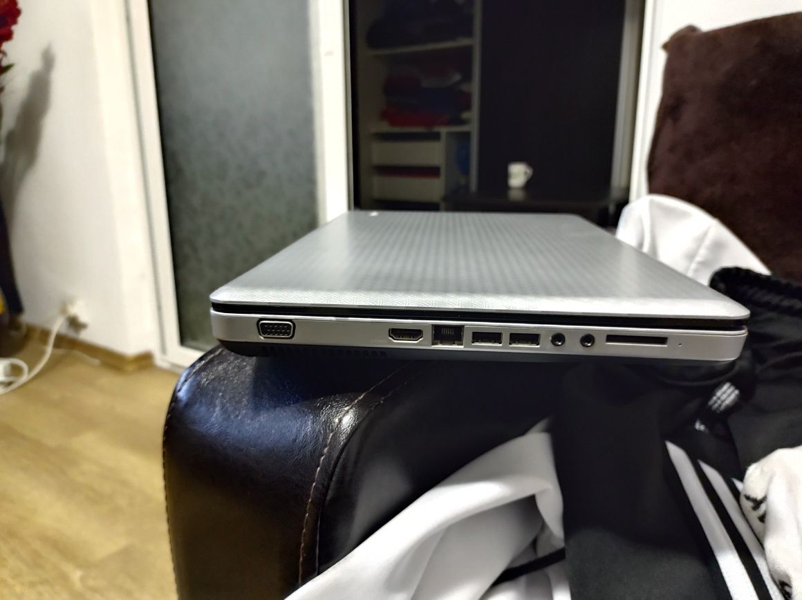 Laptop HP Procesor i3