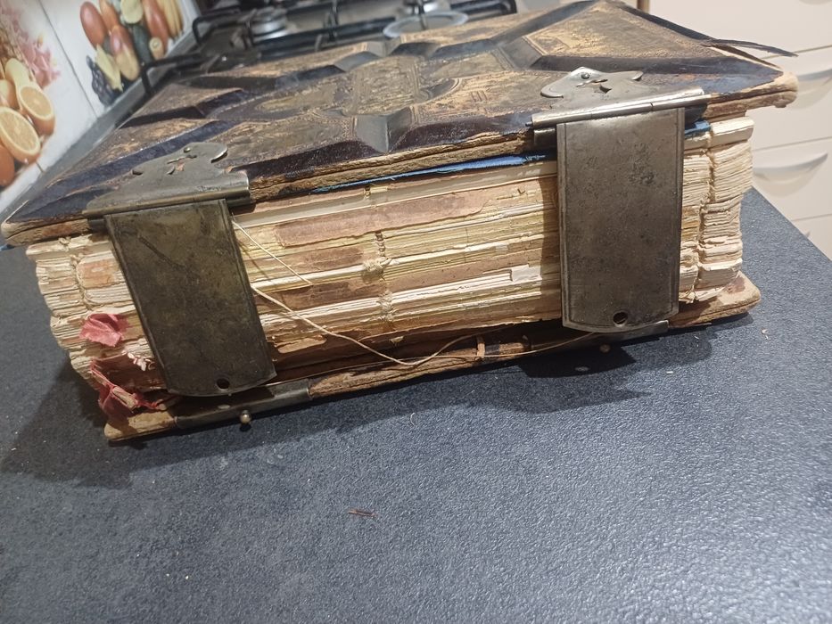 Biblia/ obiect istoric / personalizata / pentru colecționari /