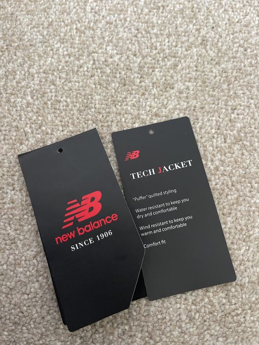 Vând geacă New Balance mărime M