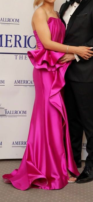 Rochie cu trena- fucsia