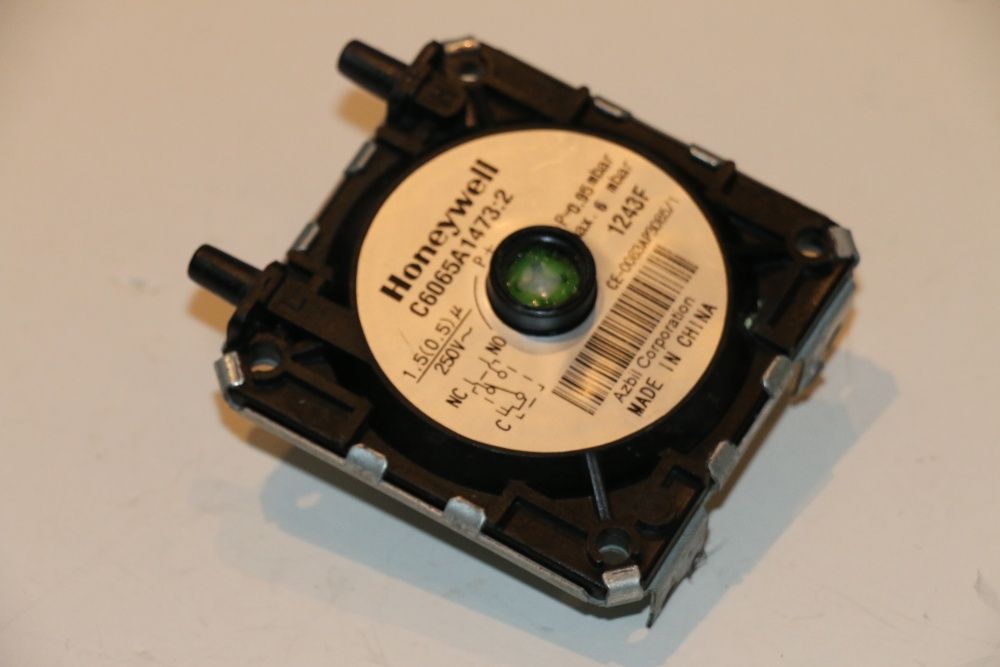Presostat de aer HoneyWell 0.95 mbar, C6065A1473:2 centrala Motan