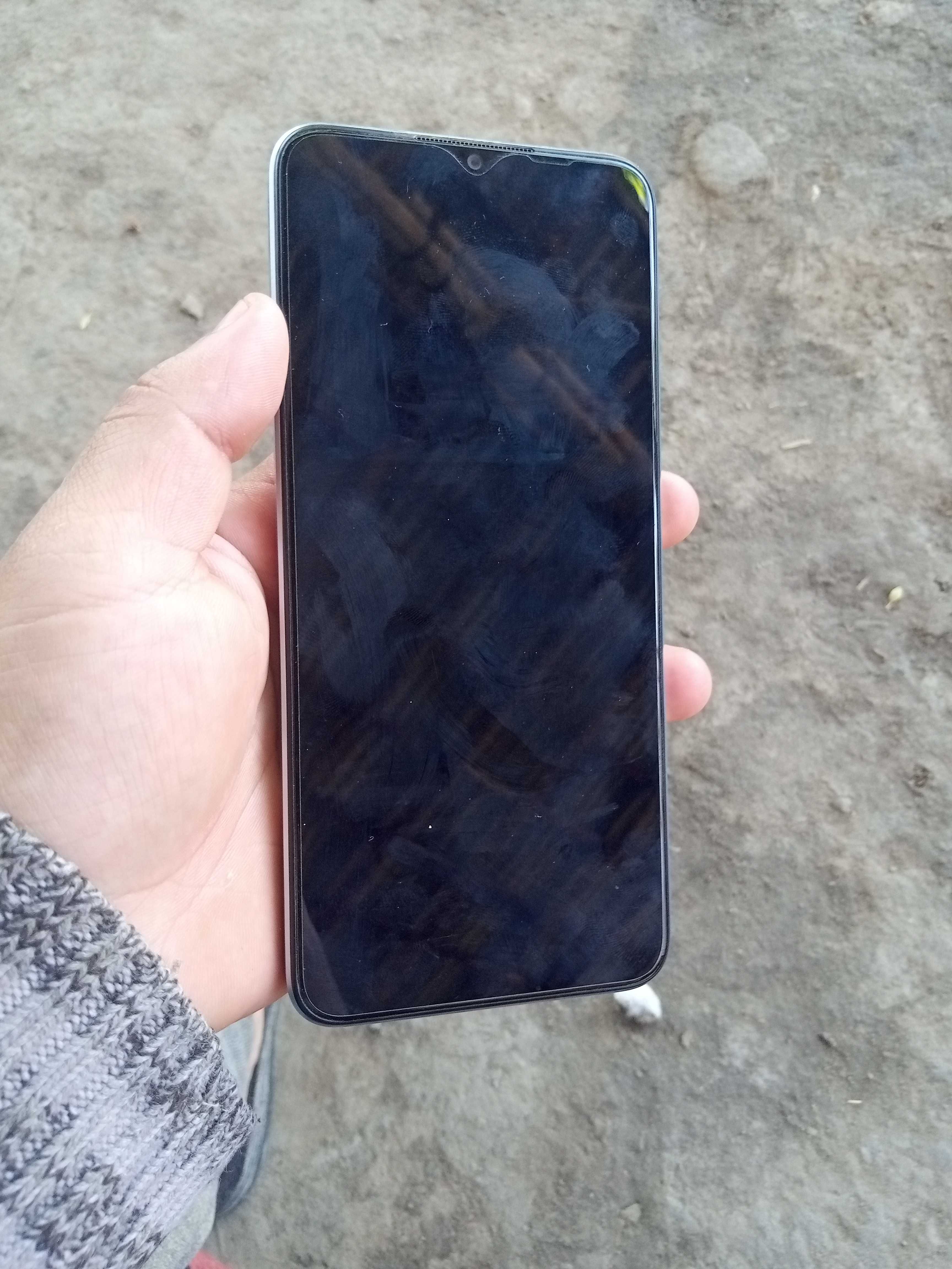 Oppo a 17 sotiladi