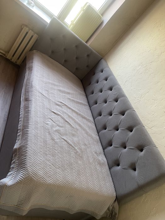 Продам кровать очень хорошего качества с матрасом тоже премиум качеств