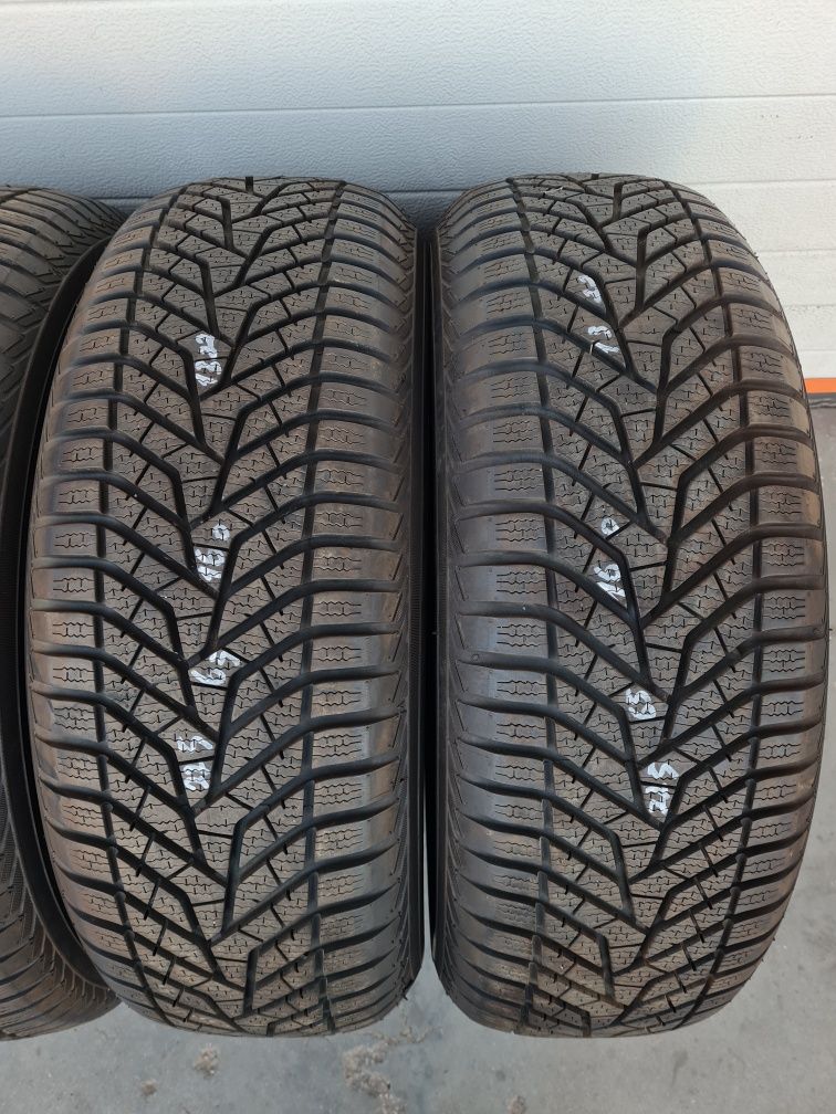 Зимни гуми 4 броя YOKOHAMA BluEarth V905 225 65 R16 дот 1322