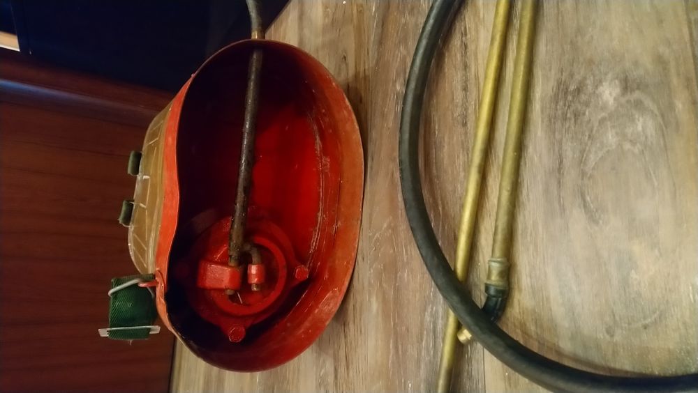 Медна пръскачка-лозя,градини,овощки,трева.Отлично техническо състояние