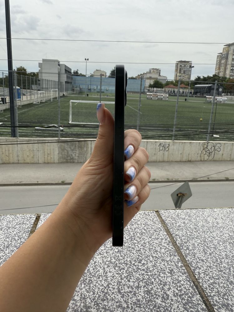 Iphone 13 в отлично състояние