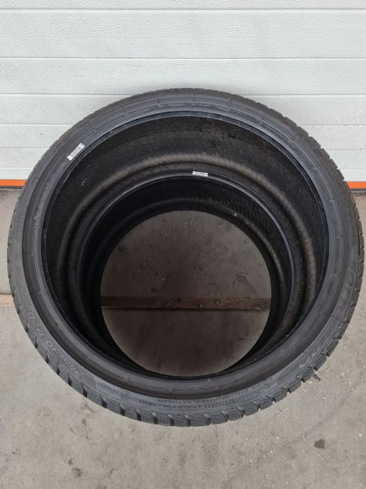Зимни гуми 2 броя PIRELI SottoZero3 245 30 R20 дот 3817