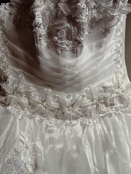 Новое платье не ноеное срочн