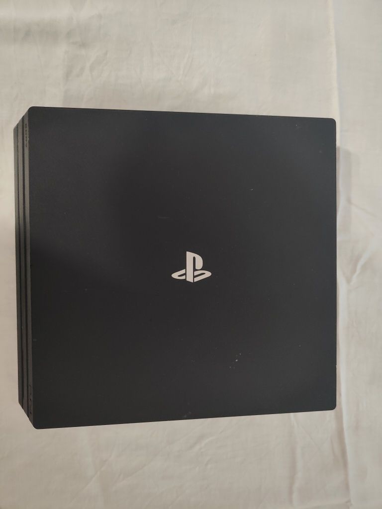 Vand PlayStation 4 slim si pro