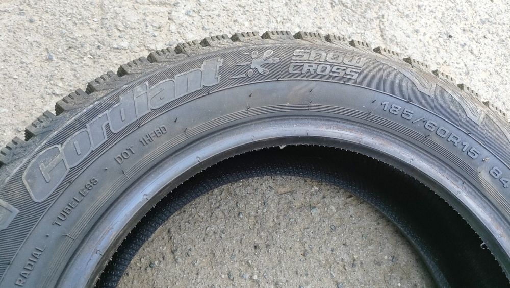 Продам резины 185/60 Р15 в отличном состоянии