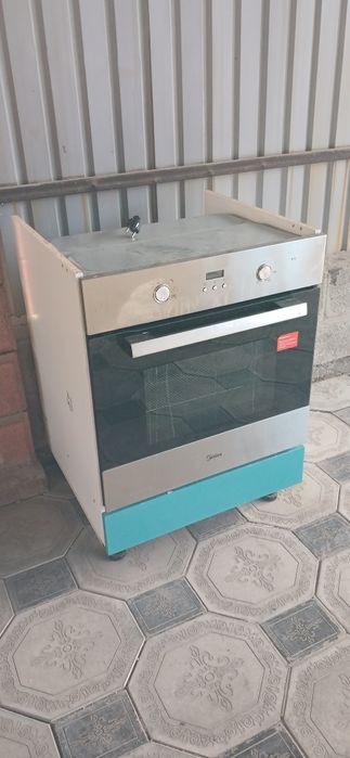 Духовка вместе с тумбой
