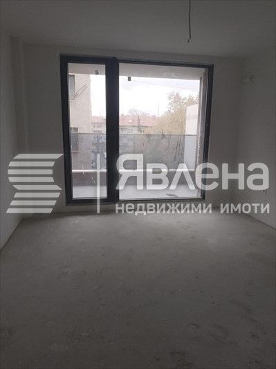 Продава се Двустаен апартамент в Бургас, Център - 97 кв.м за 2600 €/кв.м - Снимка #3