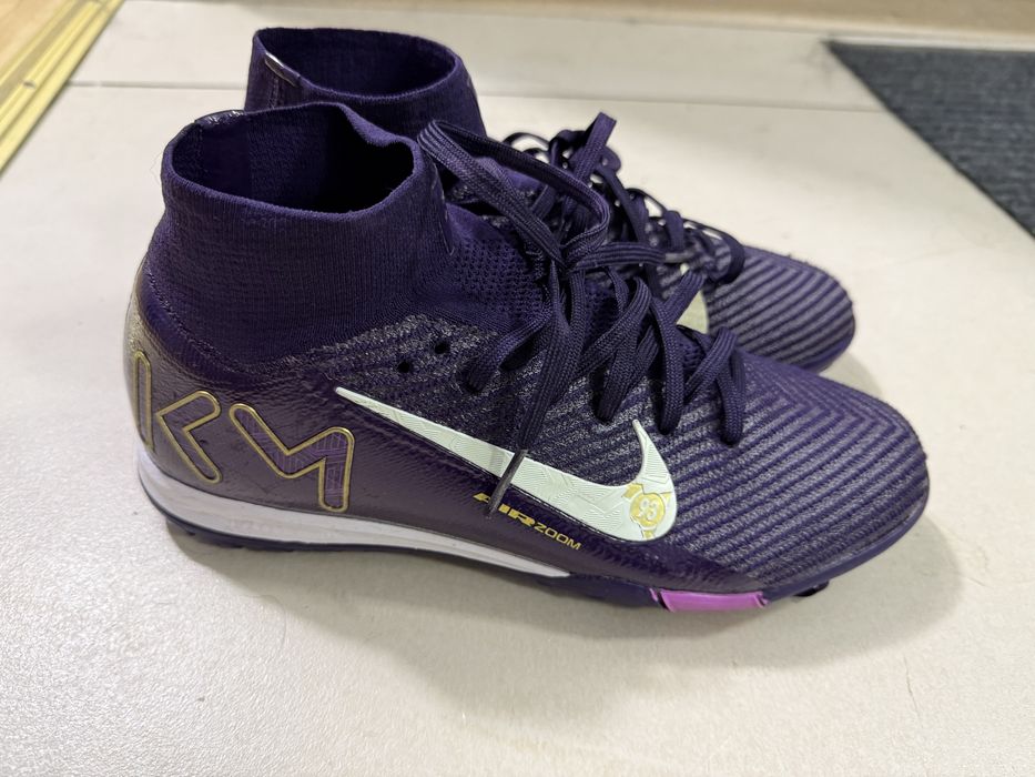 Бутсы футбольные  на 38 р