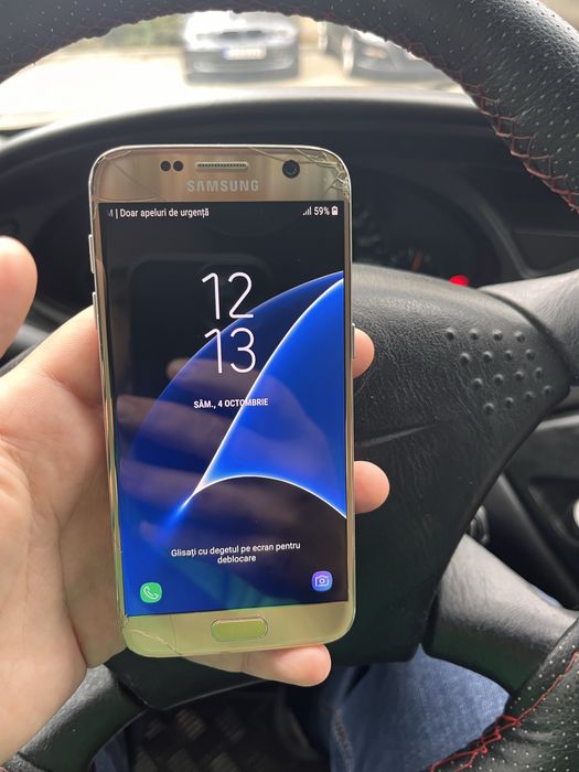 Samsung Galaxy S7 gold