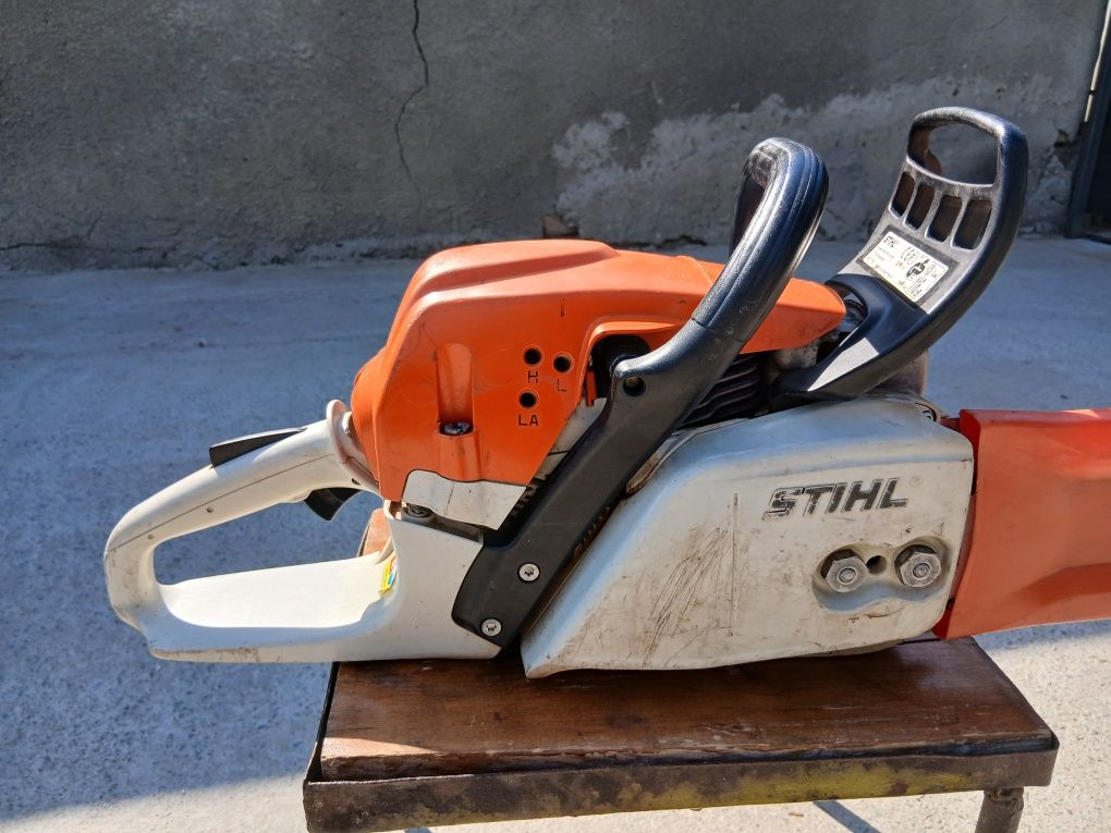 Vând drujba stihl ms 271 c