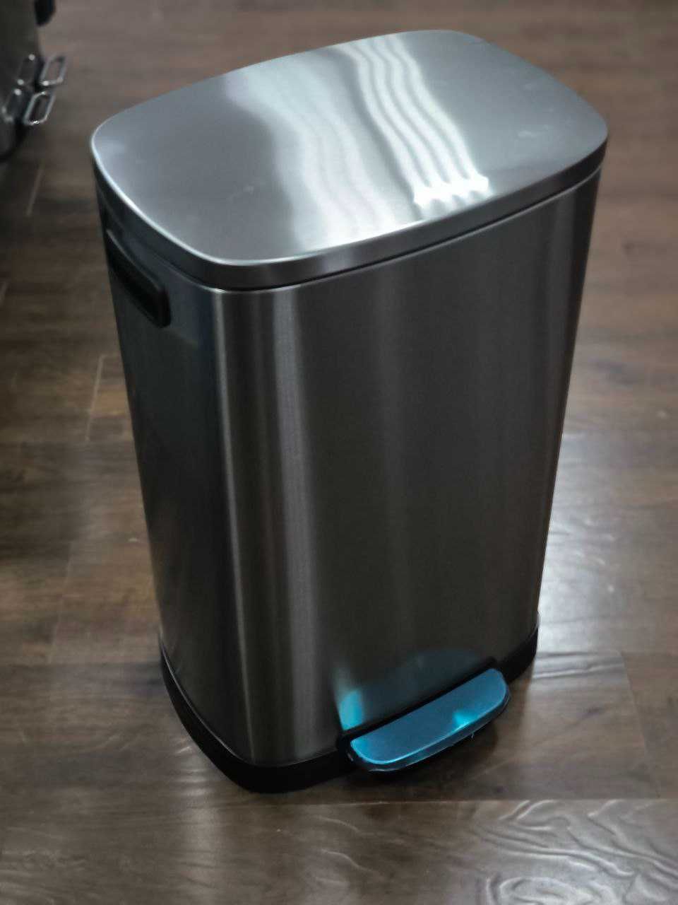 Ведро для мусора, урна 30L / Axlat musor chelak, urna 30L