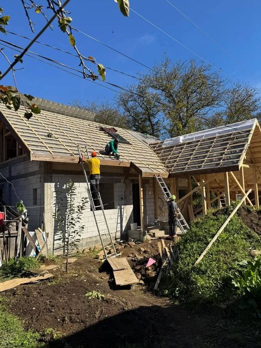 Reparați Acoperișuri Noi şi Vechi  construcții az