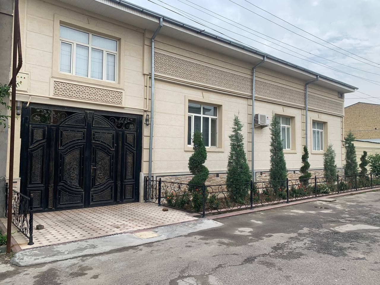 СРОЧНО ПРОДАЕТСЯ ДОМ Участок в Ханабаде 8 сотих фасад 20*50