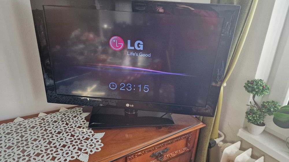 Televizor LG diaginala 80cm
