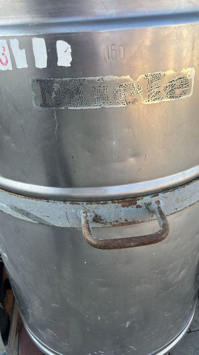 Vând bidon de lapte de inox 160L