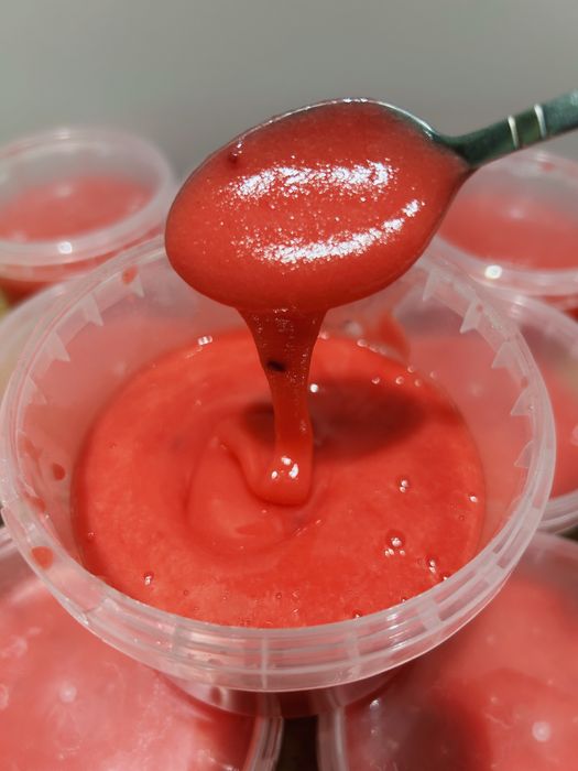 Мед с малиной. Малина қосылған бал