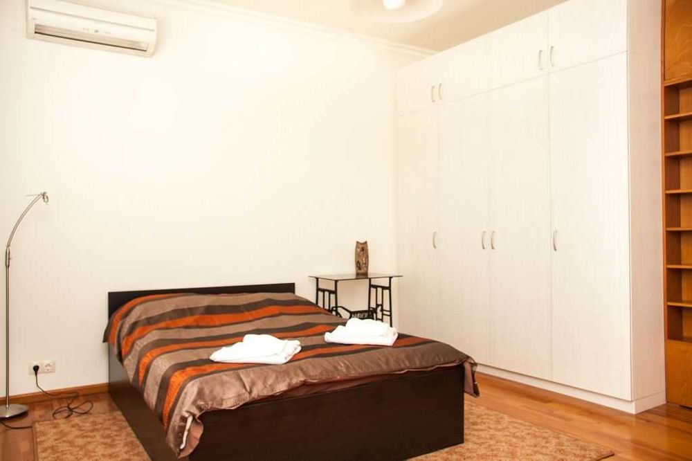 Дава се под наем Тристаен апартамент в София, Център - 90 кв.м за 598.23 € - Снимка #4