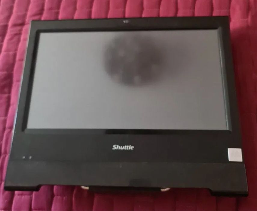 All-in-one calculator incorporat in monitor