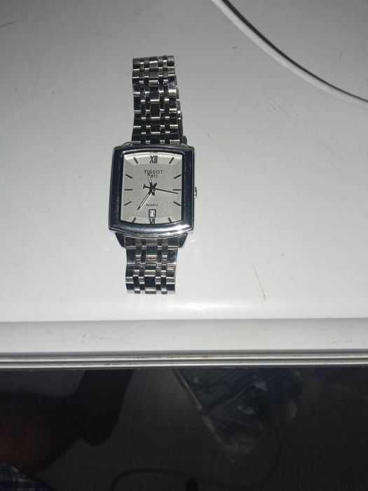 Продам часы Tissot