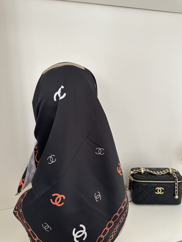 Esarfa Chanel stoc