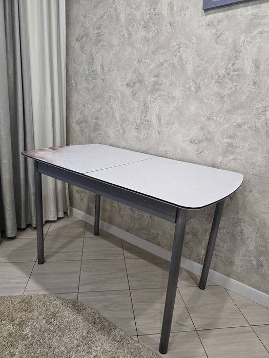 Продам стол кухонный,раздвижной