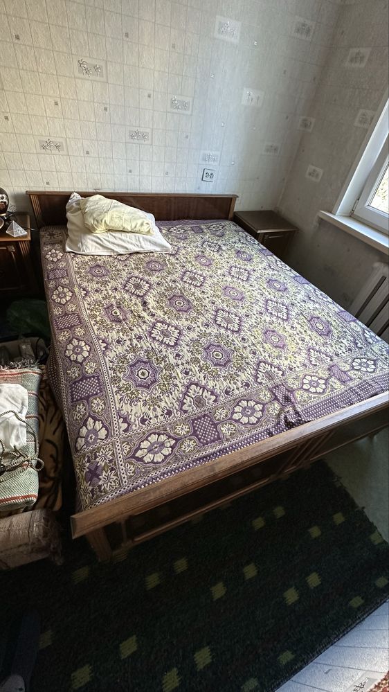 Продам двухспальную деревянную кровать