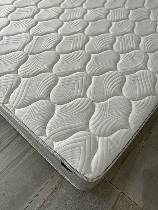 Saltea Dormeo 160x200 cm – spumă cu memorie – stare excelentă