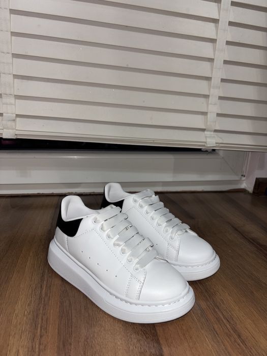 Alexander McQueen marimea 36 , noi fara eticheta , purtati odara