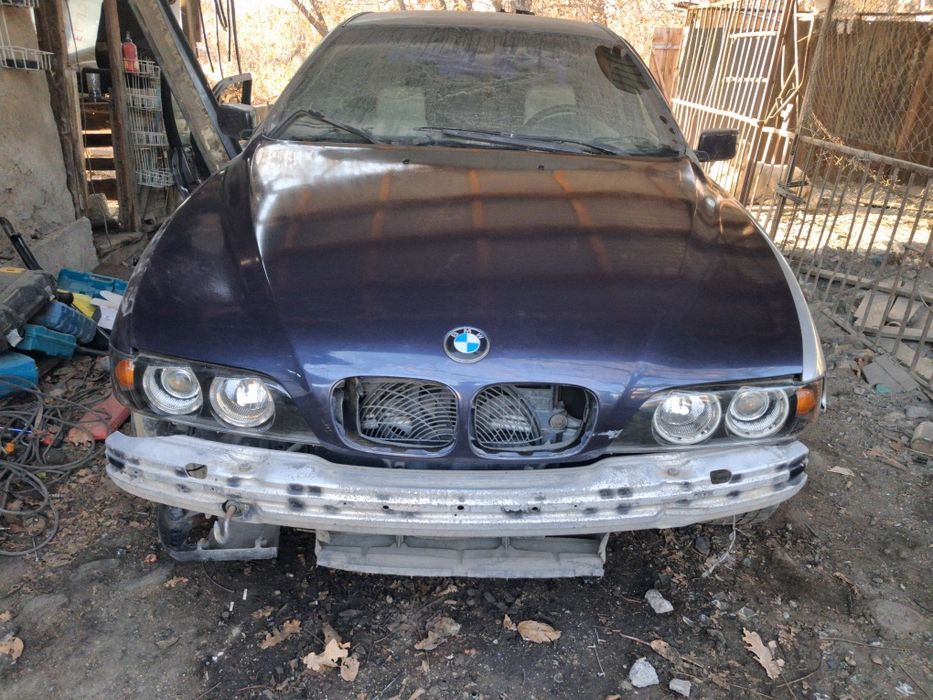 Капот на бмв е39