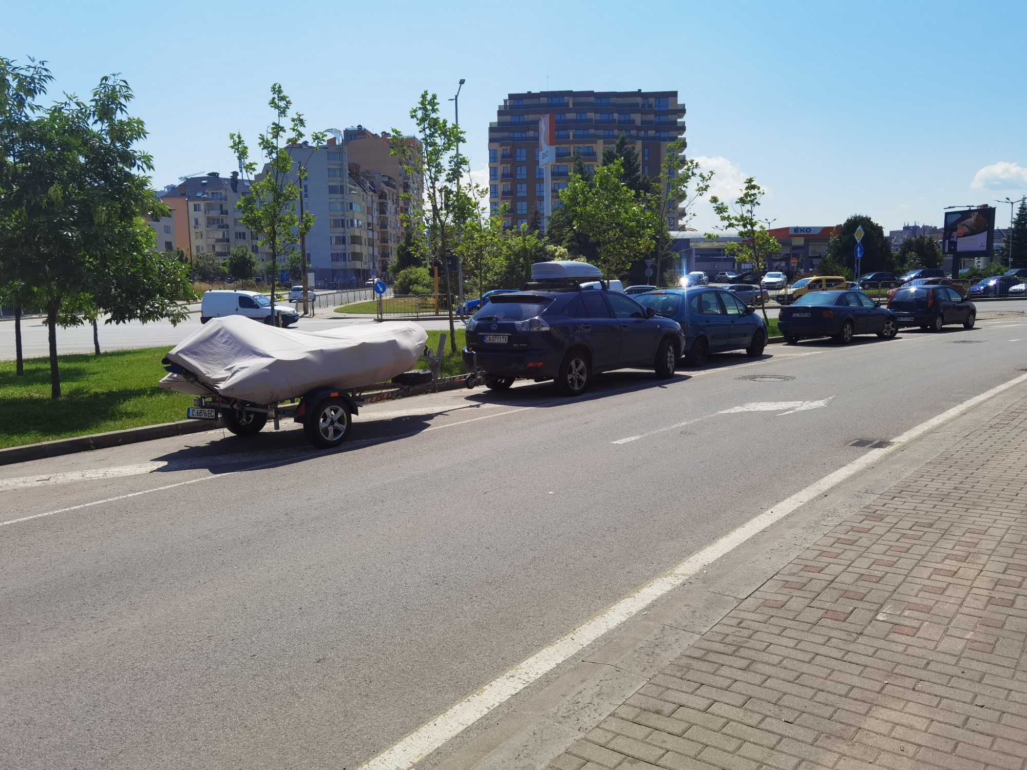 Надуваема лодка KOLIBRI KM330D + 15HP MERKYRI + колесар  5500 лв.