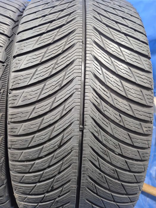 245/45/18 100v Michelin